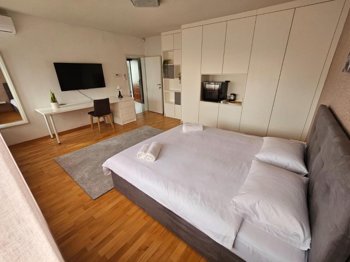 Comfort Rooms Remiza - Free Private Parking - Self Check-In Загреб Екстер'єр фото