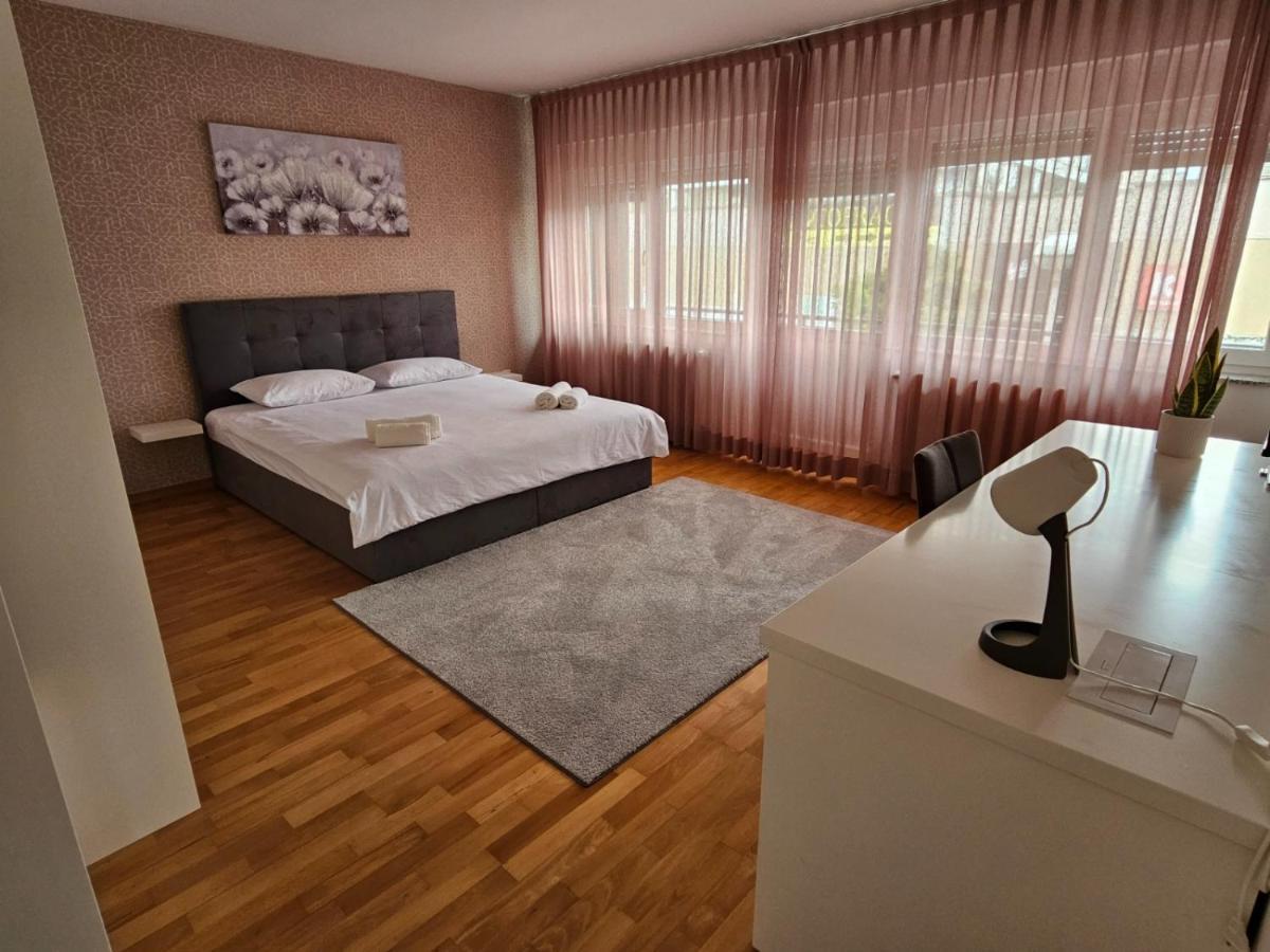 Comfort Rooms Remiza - Free Private Parking - Self Check-In Загреб Екстер'єр фото