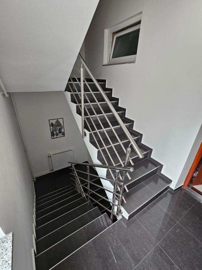 Comfort Rooms Remiza - Free Private Parking - Self Check-In Загреб Екстер'єр фото