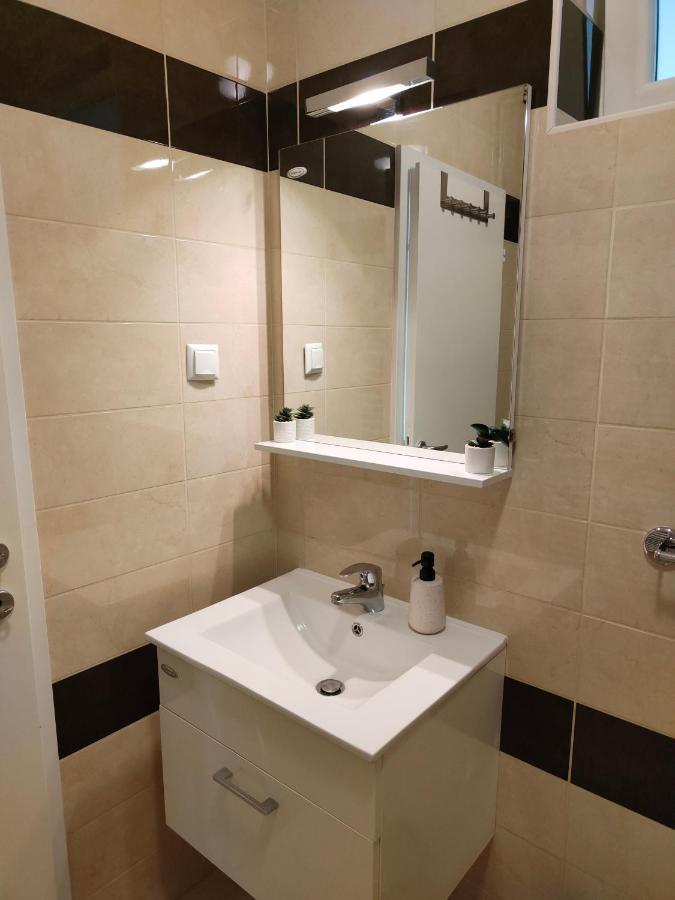 Comfort Rooms Remiza - Free Private Parking - Self Check-In Загреб Екстер'єр фото