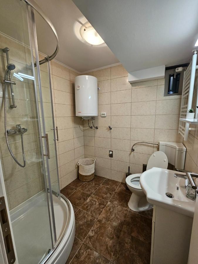 Comfort Rooms Remiza - Free Private Parking - Self Check-In Загреб Екстер'єр фото