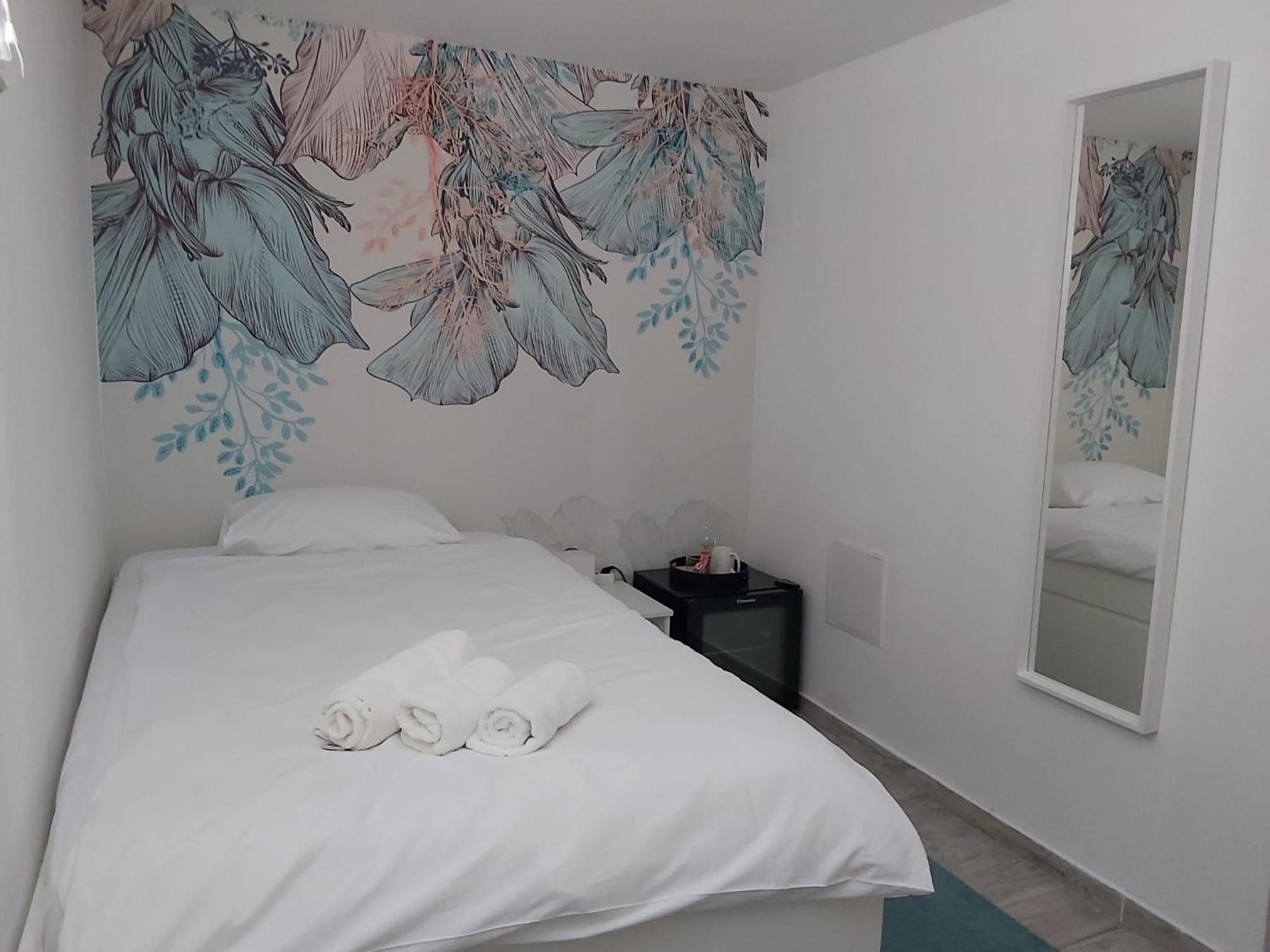 Comfort Rooms Remiza - Free Private Parking - Self Check-In Загреб Екстер'єр фото